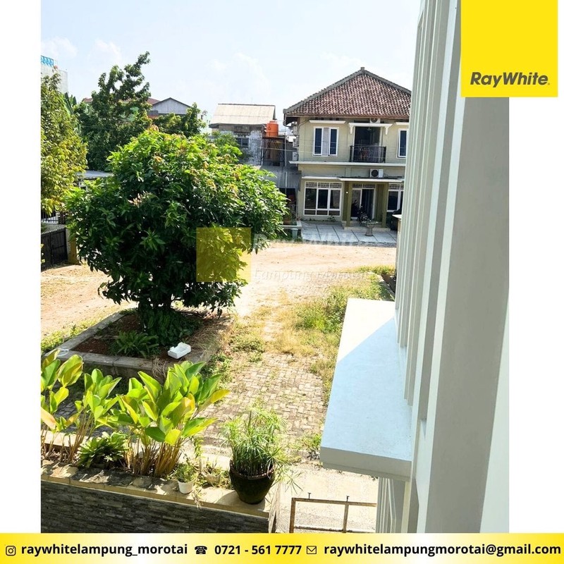 tanah luas dan bonus rumah di tanjung karang pusat