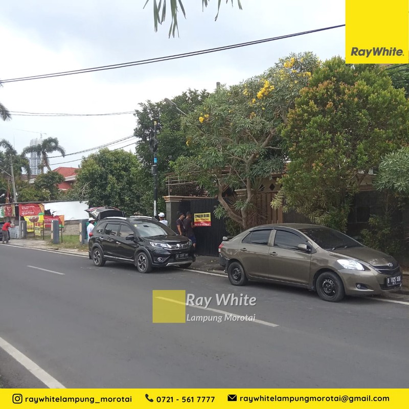 tanah luas dan bonus rumah di tanjung karang pusat