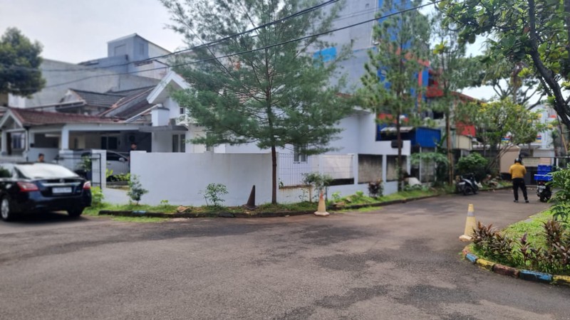 Rumah Hoek dengan harga 1M an dan luas besar di Cluster Graha Raya