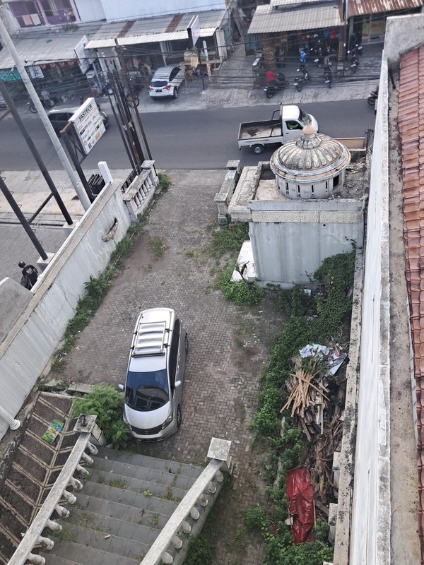 Ruko 2 Lantai di Jalan Palagan Yogyakarta - Lokasi Ramai & Prospektif