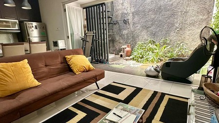 Rumah Bagus dan Terawat di Cluster Emerald, Bintaro Jaya