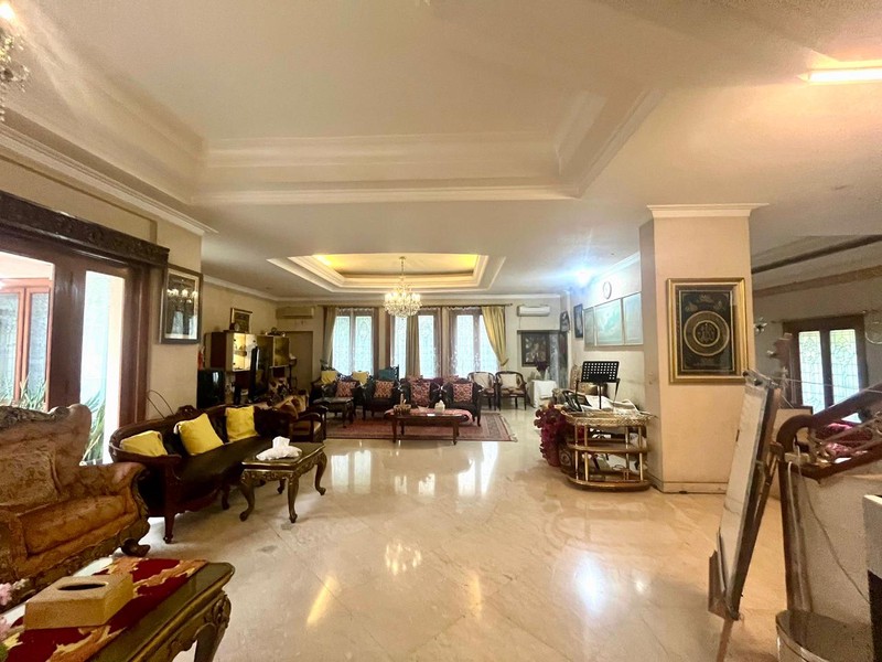 Rumah Cantik Luas 3 Lantai + Rooftop dengan LT 800 LB 1200 dan ada Kolam Renang @Bintaro Sektor 1
