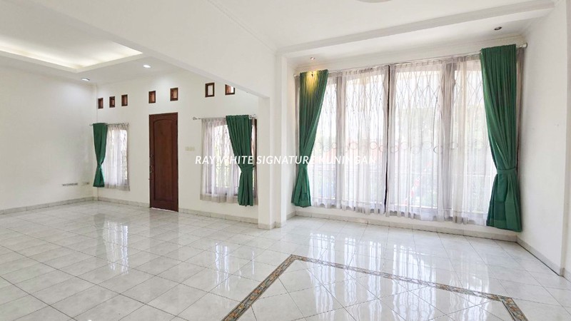 Rumah 2 Lantai Disewakan Area Tenang di Jl Cirebon Menteng