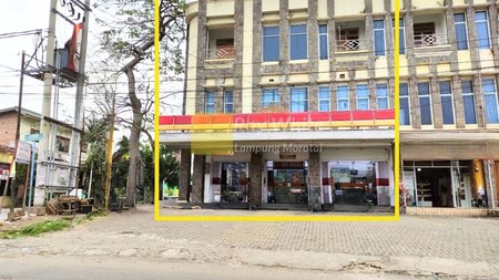 di jual ruko 3 pintu 3 lantai