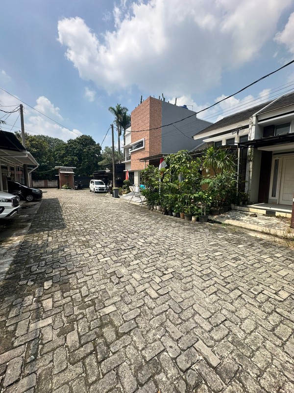 Rumah minimalis, Bebas banjir, lokasi strategis, dekat dengan ST. Sudimara.