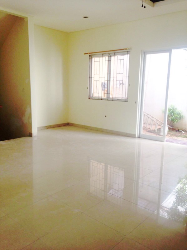 Rumah Bagus,jalan lebar,dalam cluster di Bintaro Jaya 7.