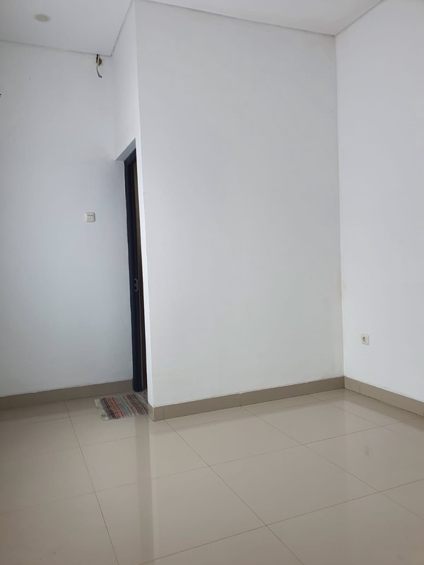 Rumah Bagus,1,5 lantai,dalam cluster di Graha Raya Bintaro