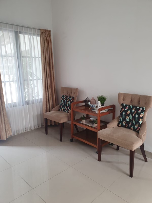 Rumah Bagus,1,5 lantai,dalam cluster di Graha Raya Bintaro
