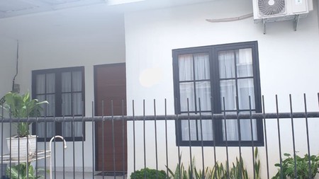 Rumah Bagus,1,5 lantai,dalam cluster di Graha Raya Bintaro