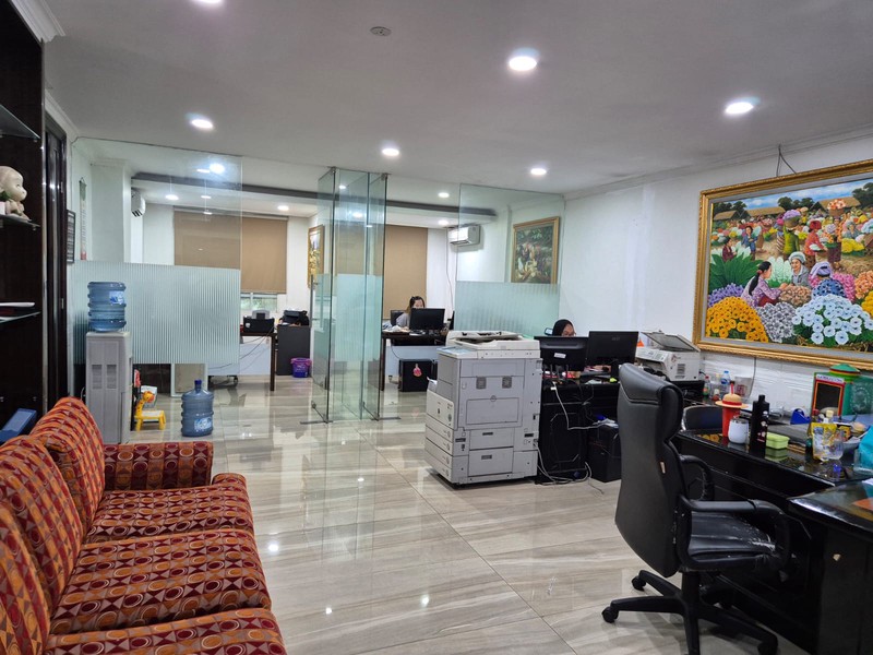 Dijual Ruko gandeng murah di Area Ruko Palais De Europe Lippo Karawaci 