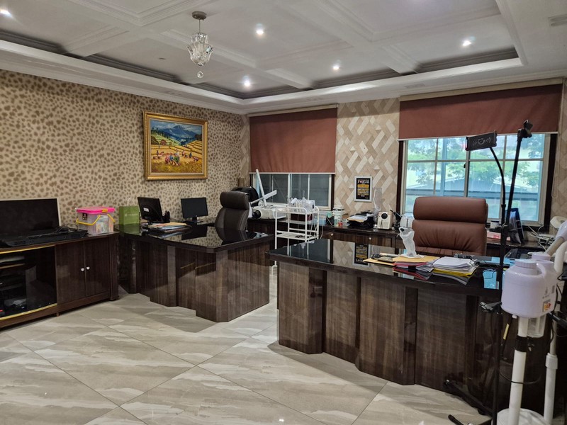 Dijual Ruko gandeng murah di Area Ruko Palais De Europe Lippo Karawaci 