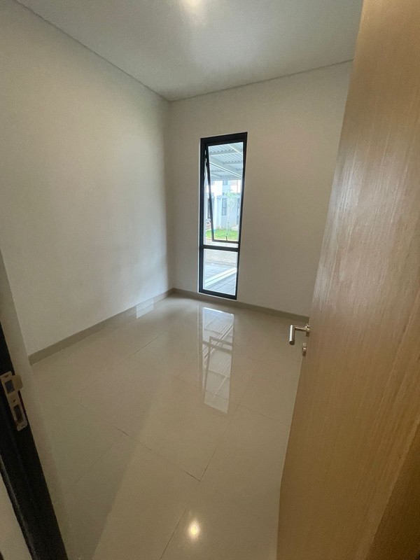 Termurah. Rumah brand new di Yuthica, BSD