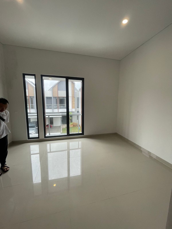 Termurah. Rumah brand new di Yuthica, BSD