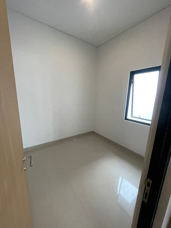 Termurah. Rumah brand new di Yuthica, BSD