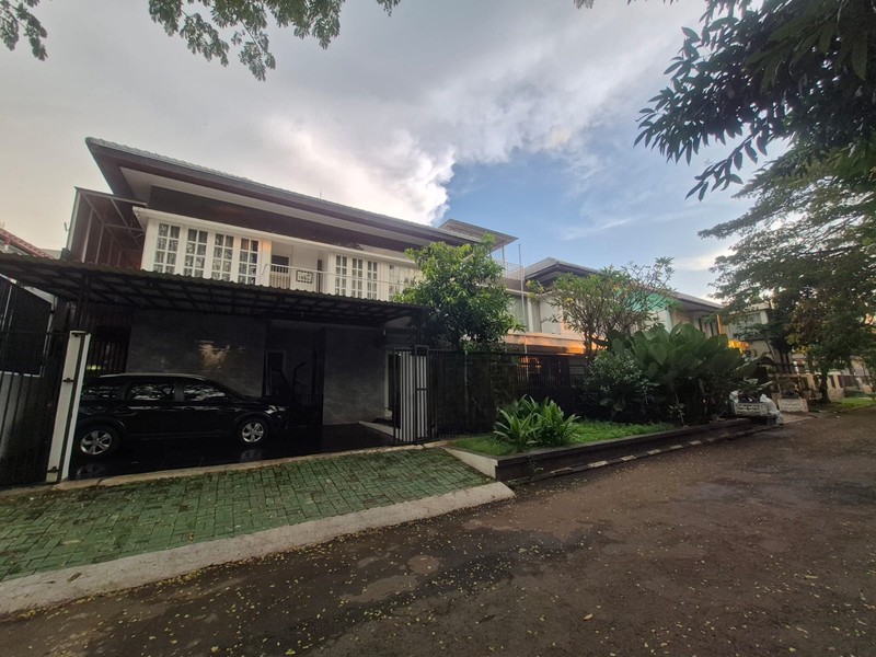 For Rent. Rumah mewah Nusa Loka, BSD