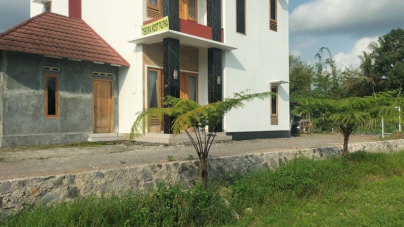 Tanah Bonus Bangunan Kost Lokasi Strategis Dekat Kampus UII - Pakem Sleman 