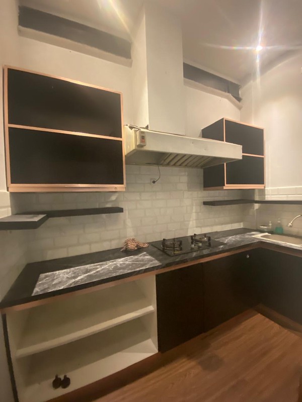 Kios dalam pusat perbelanjaan di Bintaro