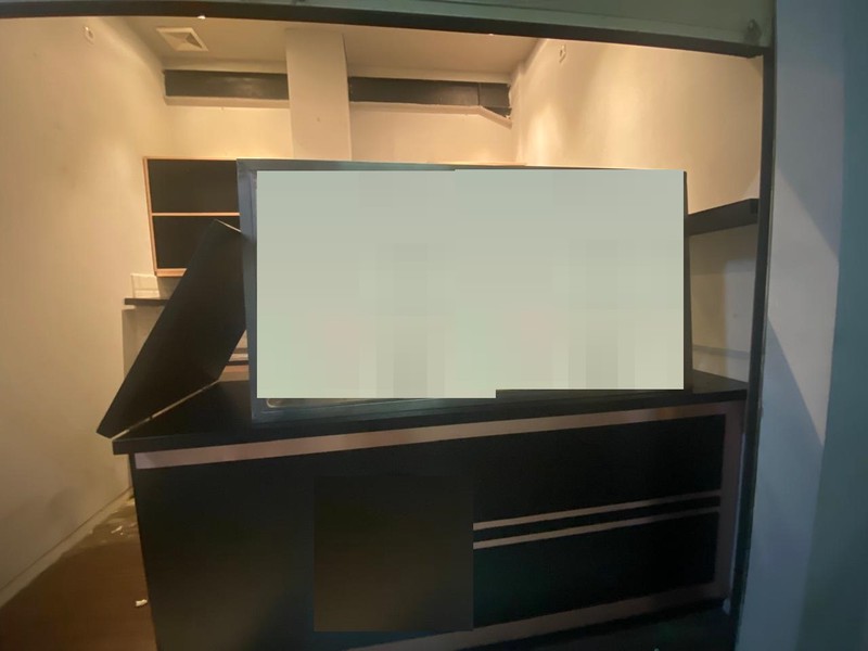 Kios dalam pusat perbelanjaan di Bintaro