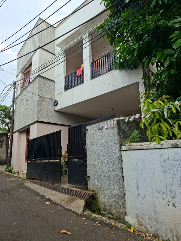Rumah Bagus Di Jl Kesehatan Bawah Jakarta Selatan
