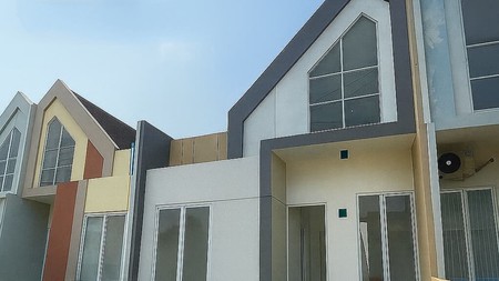 Termurah. Rumah modern Serpong Garden cluster Green View, Cisauk