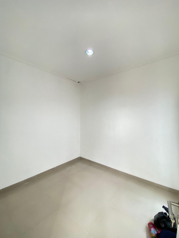 Termurah. Rumah modern Serpong Garden cluster Green View, Cisauk