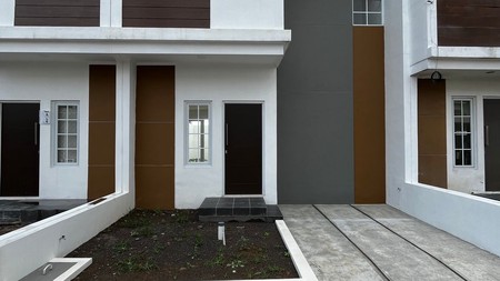 Rumah 2 lantai komplek perumahan Ciiganitri, dekat universitas Telkom