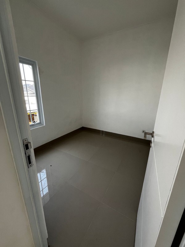 Rumah 2 lantai komplek perumahan Ciiganitri, dekat universitas Telkom