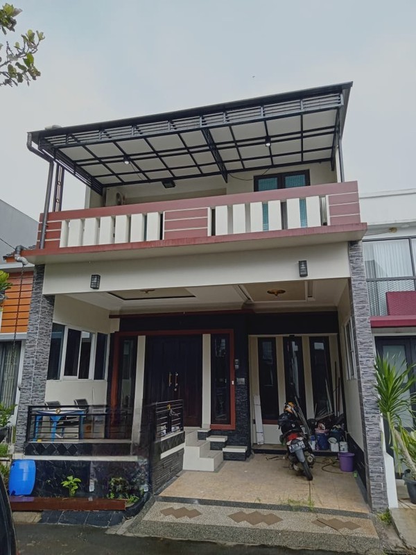 Rumah Dua Lantai di Cibubur Residence