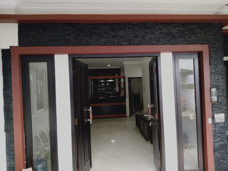 Rumah Dua Lantai di Cibubur Residence