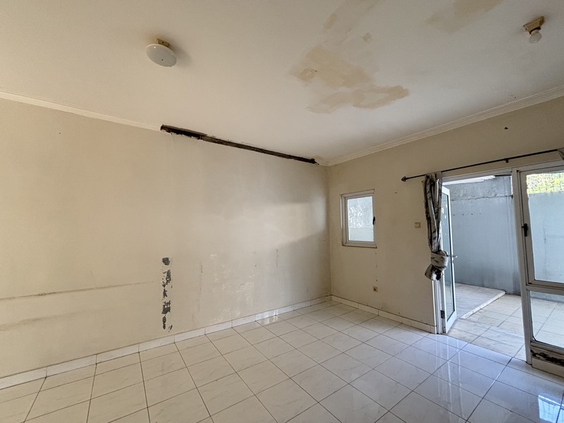 Rumah Moderen Minimalis 2 Lantai di Kota Wisata 