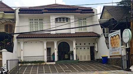 Langka! Dijual Rumah 2 lantai di Area Komersial Menteng Jakarta Pusat 