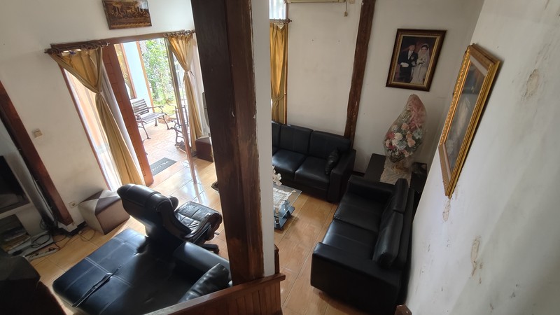 Dijual Cepat! Rumah Luas Lokasi Strategis dan Nyaman di Pejaten - Pasar Minggu Jakarta Selatan