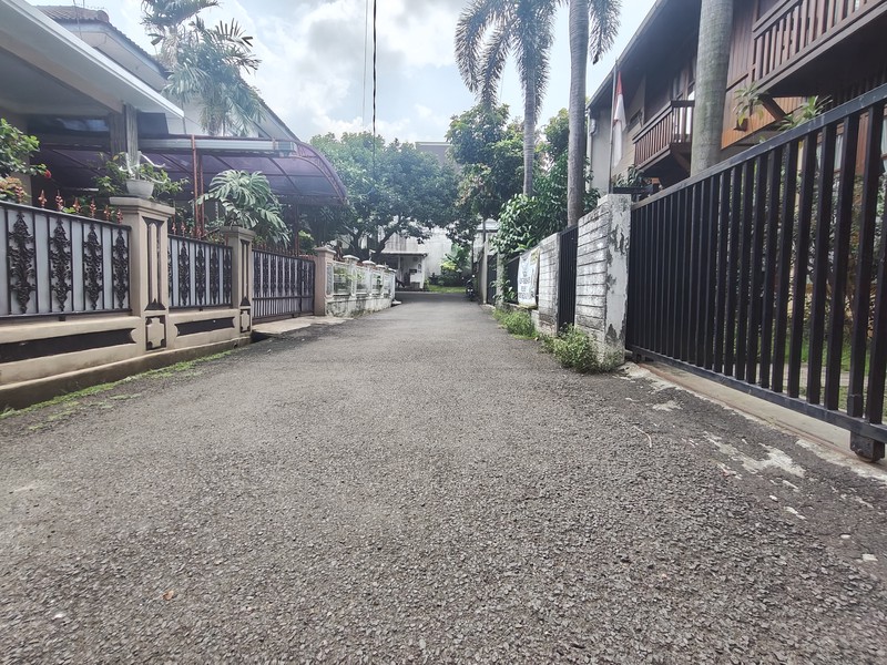 Dijual Cepat! Rumah Luas Lokasi Strategis dan Nyaman di Pejaten - Pasar Minggu Jakarta Selatan