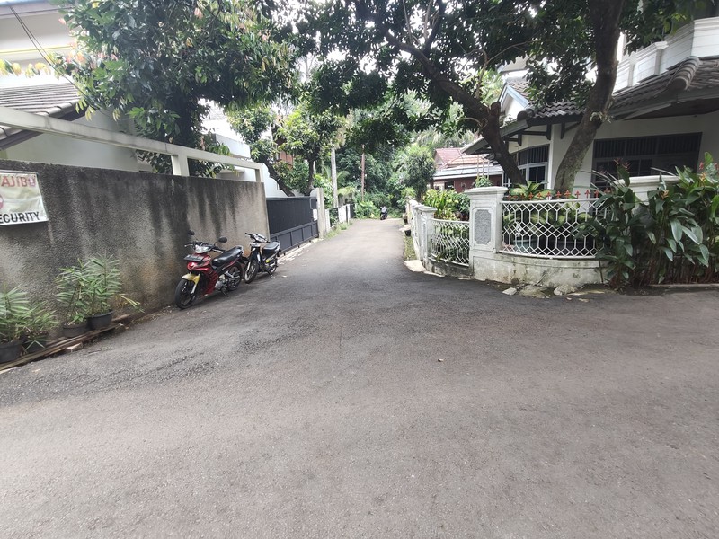 Dijual Cepat! Rumah Luas Lokasi Strategis dan Nyaman di Pejaten - Pasar Minggu Jakarta Selatan