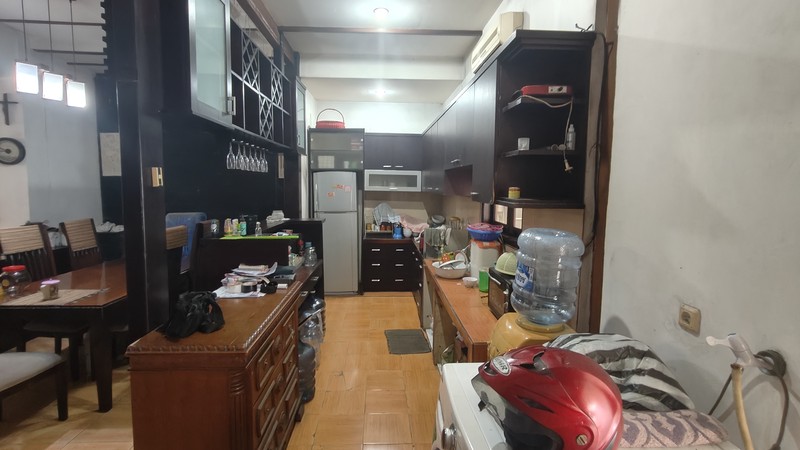 Dijual Cepat! Rumah Luas Lokasi Strategis dan Nyaman di Pejaten - Pasar Minggu Jakarta Selatan