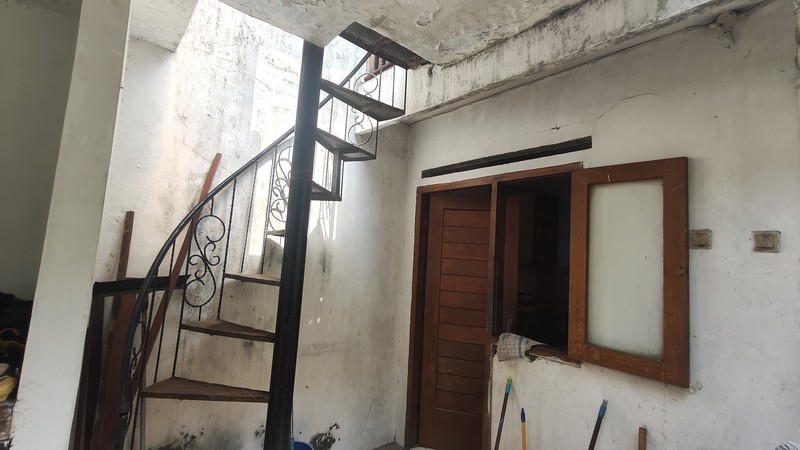 Dijual Cepat! Rumah Luas Lokasi Strategis dan Nyaman di Pejaten - Pasar Minggu Jakarta Selatan