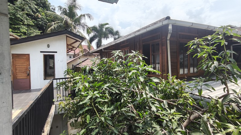 Dijual Cepat! Rumah Luas Lokasi Strategis dan Nyaman di Pejaten - Pasar Minggu Jakarta Selatan