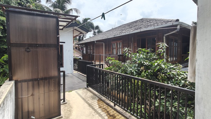 Dijual Cepat! Rumah Luas Lokasi Strategis dan Nyaman di Pejaten - Pasar Minggu Jakarta Selatan