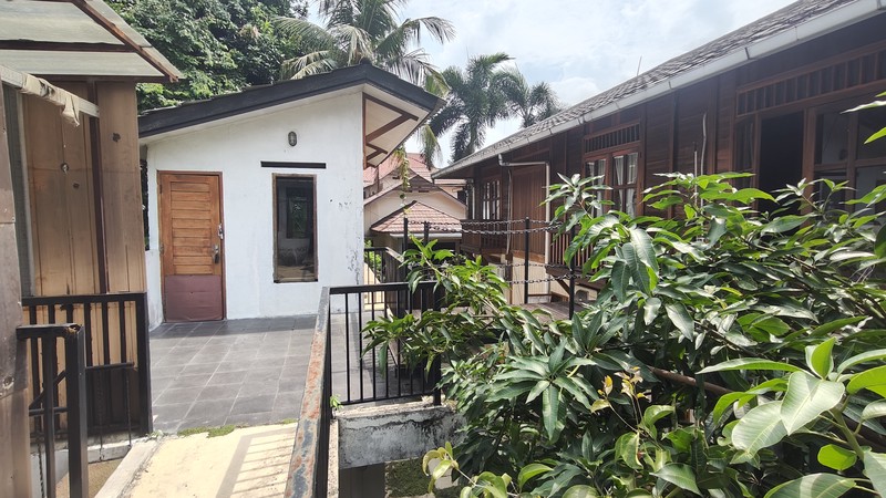 Dijual Cepat! Rumah Luas Lokasi Strategis dan Nyaman di Pejaten - Pasar Minggu Jakarta Selatan