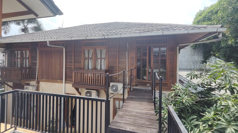 Dijual Cepat! Rumah Luas Lokasi Strategis dan Nyaman di Pejaten - Pasar Minggu Jakarta Selatan