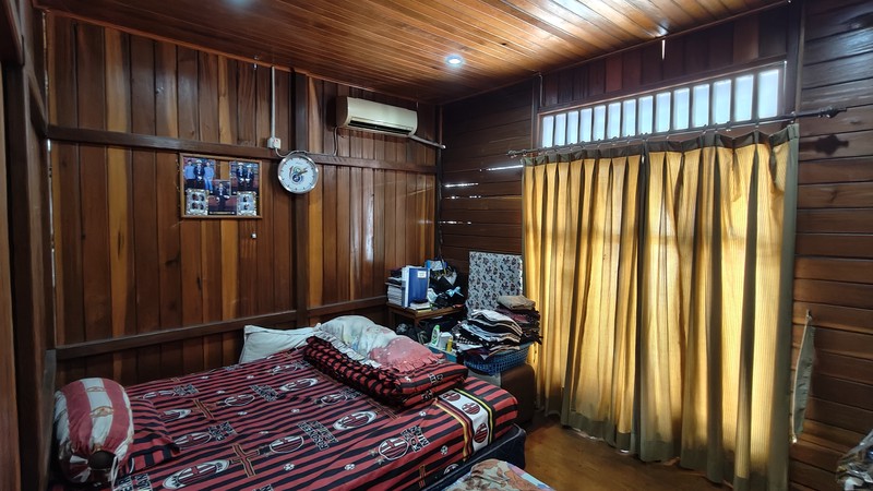 Dijual Cepat! Rumah Luas Lokasi Strategis dan Nyaman di Pejaten - Pasar Minggu Jakarta Selatan