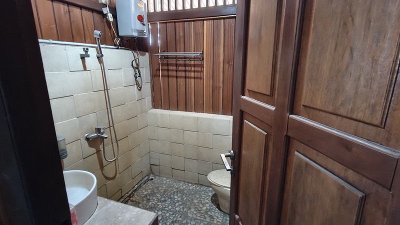 Dijual Cepat! Rumah Luas Lokasi Strategis dan Nyaman di Pejaten - Pasar Minggu Jakarta Selatan