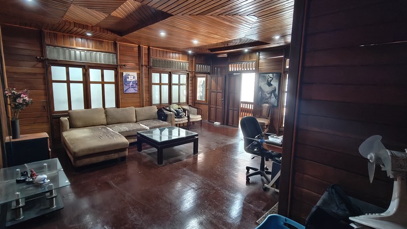 Dijual Cepat! Rumah Luas Lokasi Strategis dan Nyaman di Pejaten - Pasar Minggu Jakarta Selatan