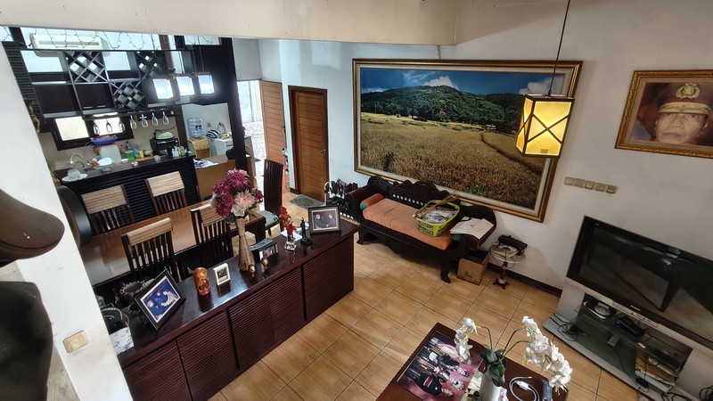 Dijual Cepat! Rumah Luas Lokasi Strategis dan Nyaman di Pejaten - Pasar Minggu Jakarta Selatan