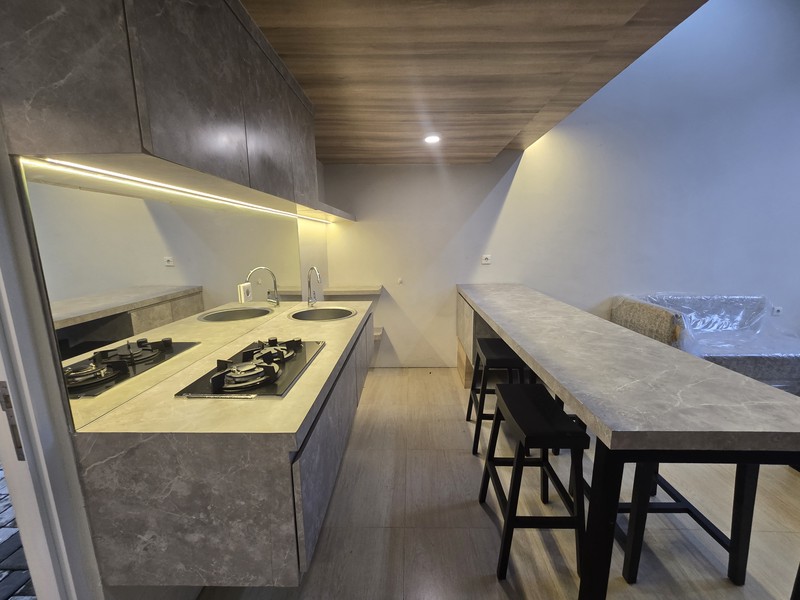 Rumah Full Furnished di BSD City. Di tengah antara BSD dan Gading Serpong