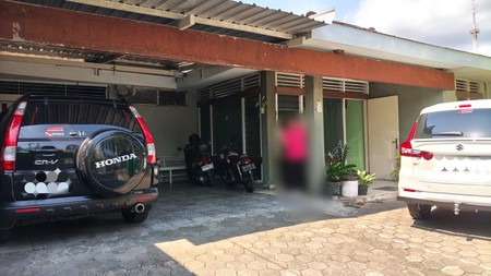 Rumah Strategis 9 Kamar tidur di Pusat Kota Yogyakarta , Cocok untuk kost atau Hunian Besar