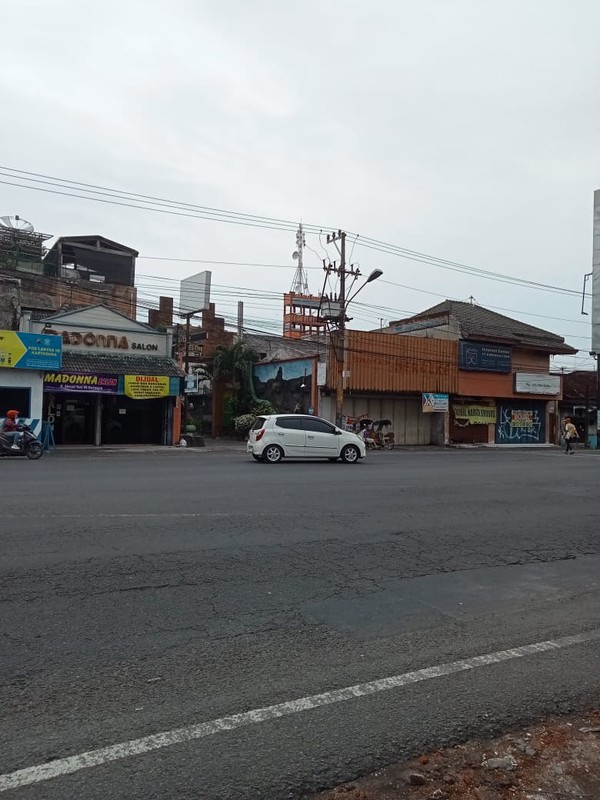 Ruang Usaha Harga Di Bawah Apraisal Di Pinggir Jl A Yani, Kartasura, Jawa Tengah