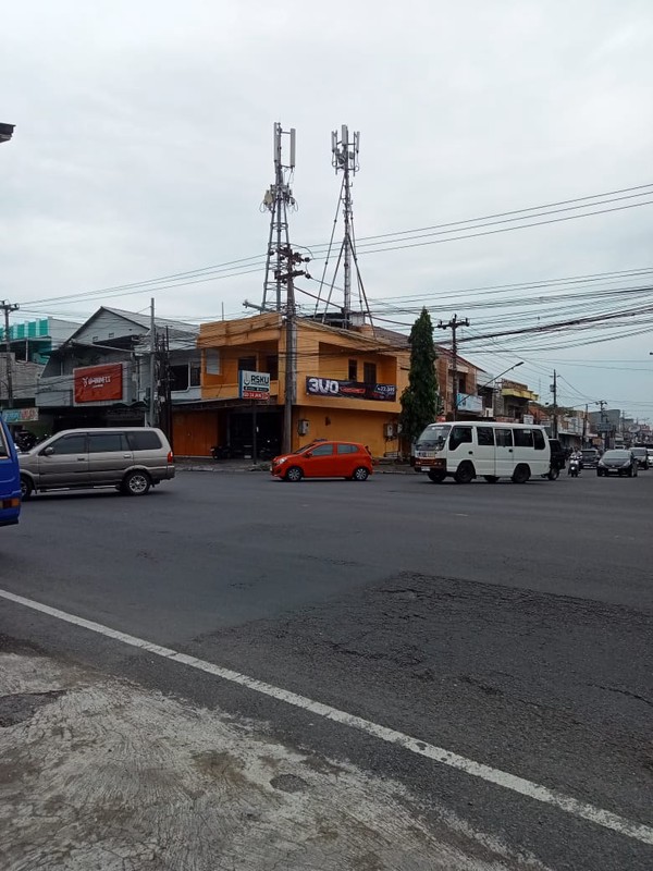 Ruang Usaha Harga Di Bawah Apraisal Di Pinggir Jl A Yani, Kartasura, Jawa Tengah