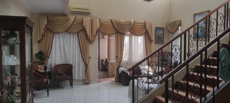 Rumah 2 Lantai Legenda Wisata Zona Columbus Cibubur