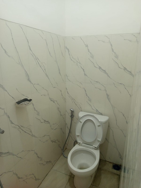 Dijual Cepat! Rumah Modern Hadap Utara di Dian Regency 2, Surabaya Timur